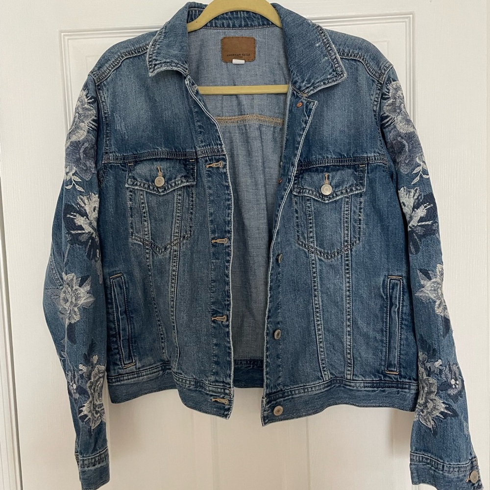 Vintage American Eagle Embroidered Denim Jacket Floral